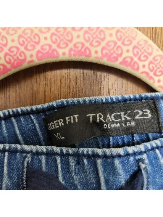 NWOT. Track 23 Unisex/Mens jogger jeans. XL. (923) - Picture 2 of 3